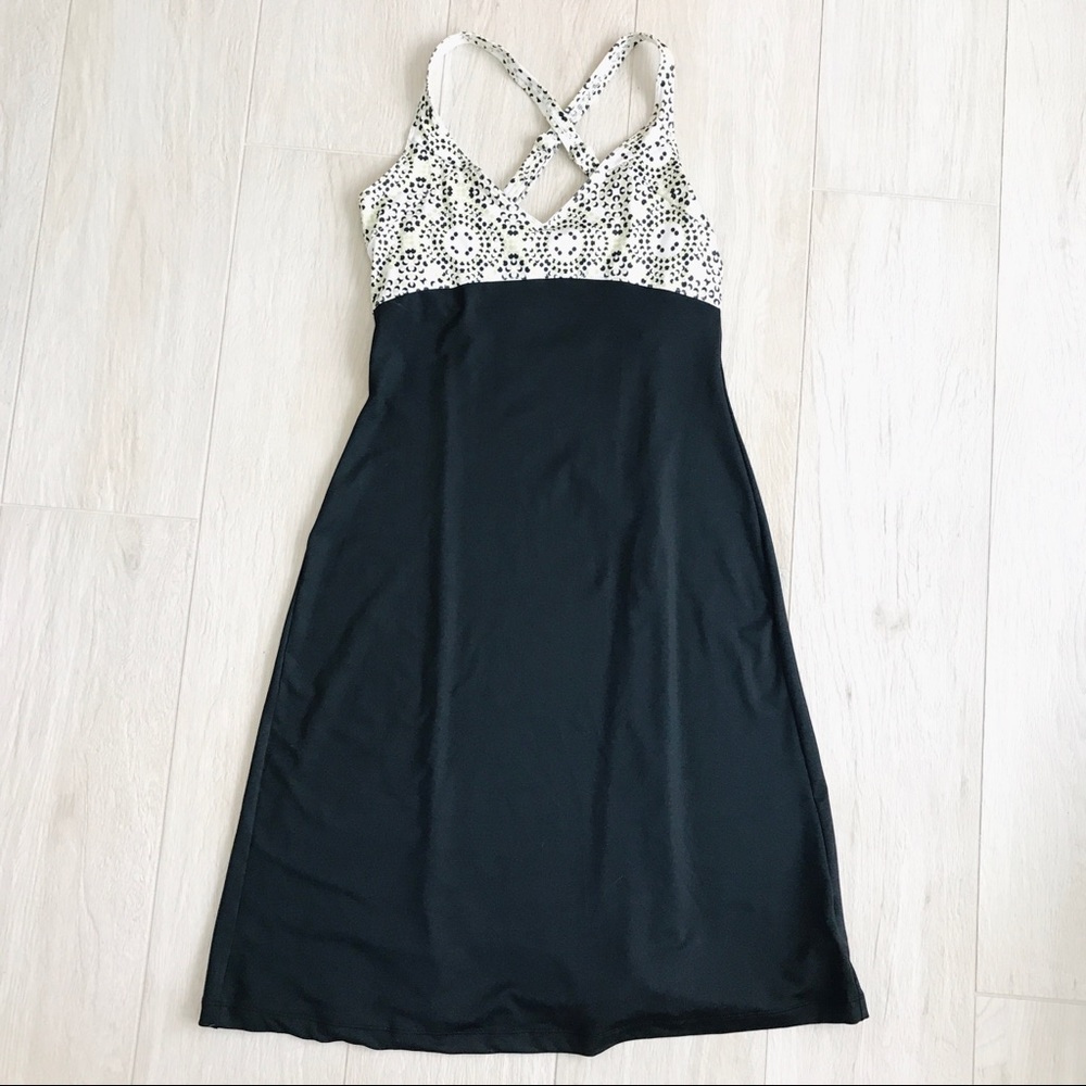 Columbia Omni-Wick dress!  EUC!!